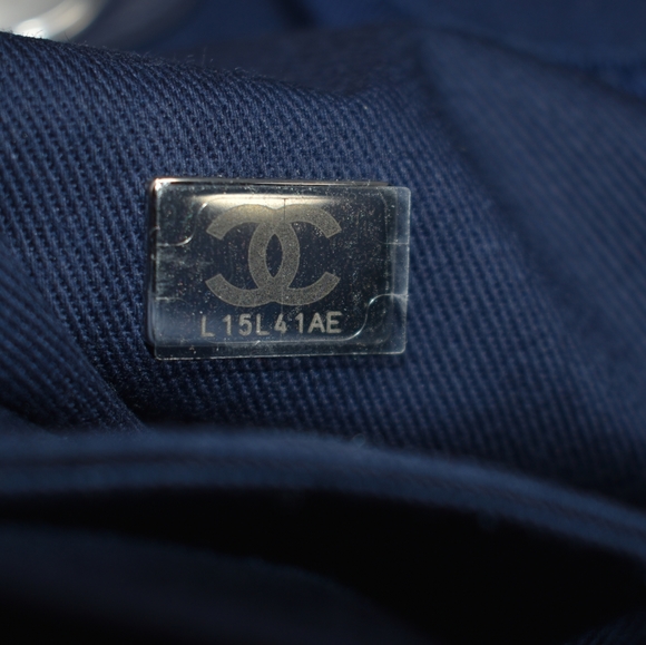 Chanel Deauville Navy - Picture 15 of 16